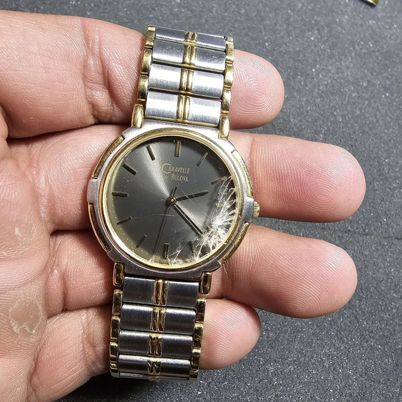 Caravelle By Bulova Mens Quartz Watch 2 Tone Working Cracked Crystal Parts/Repai - Picture 1 of 9